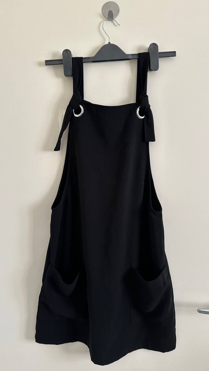 Black pinafore dress with pockets, photo 1