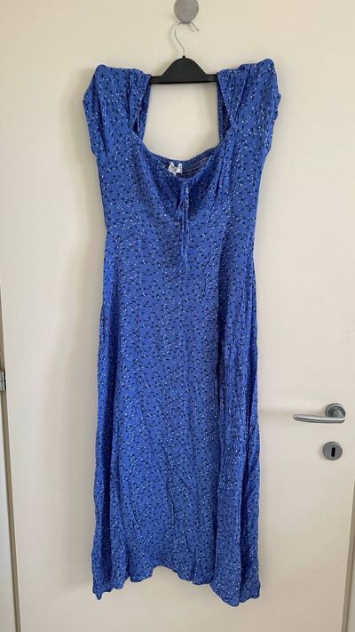 Blue ditsy floral midi dress