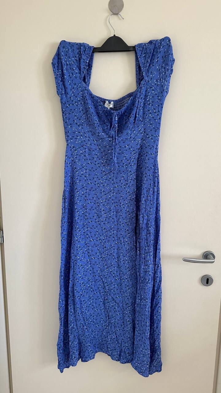 Blue ditsy floral midi dress, photo 1