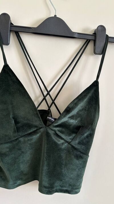 Green velvet cami crop top, photo 3