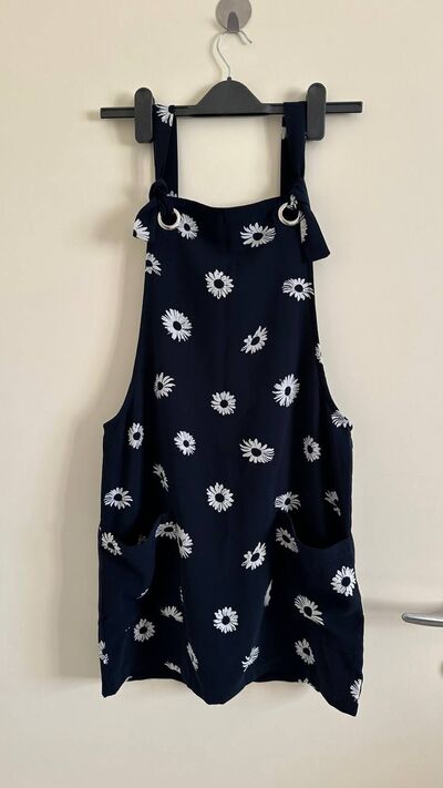 Navy daisy print dungaree playsuit, photo 2