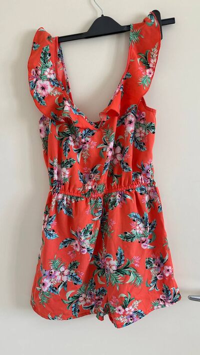 Red floral ruffle playsuit, photo 2