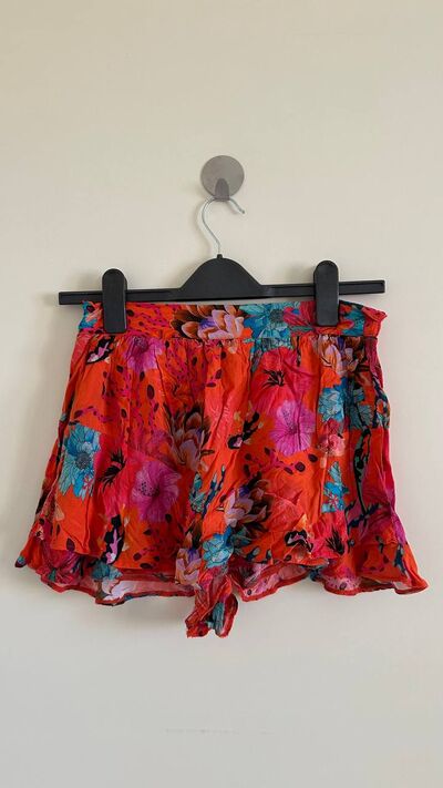 Red tropical floral shorts
